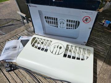 Piège à mouches électronique Hendi., Enlèvement