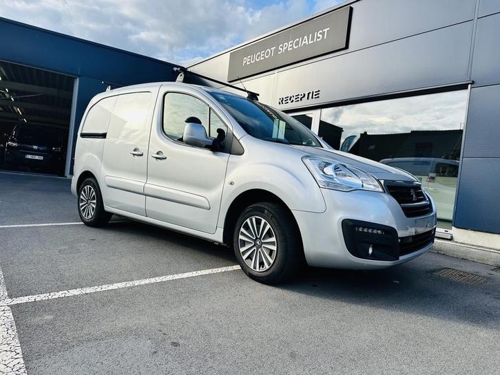 Peugeot Partner (bj 2019), Auto's, Bestelwagens en Lichte vracht, Bedrijf, Te koop, Airbags, Airconditioning, Bluetooth, Centrale vergrendeling