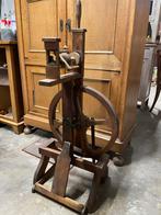 Ancien rouet en bois, Hobby & Loisirs créatifs, Rouets & Filature, Enlèvement, Utilisé, Rouet