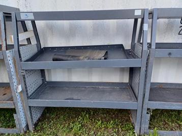 Interieurkast van de bestelwagen  beschikbaar voor biedingen