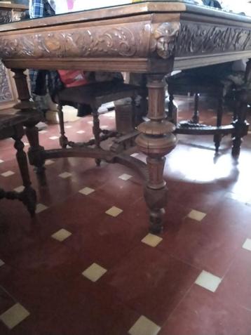 Prachtige Engelse  antieke tafel met 6 leren stoelen  beschikbaar voor biedingen