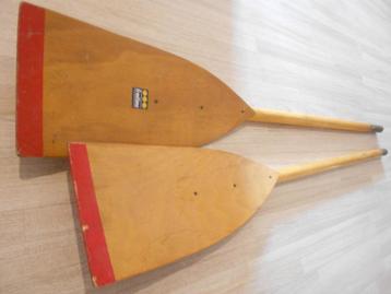houten peddels  retro beschikbaar voor biedingen