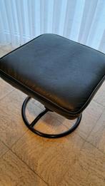 Zeer stevige voetbank in zwart kunstleer 40 cm op 40 cm, Ophalen of Verzenden