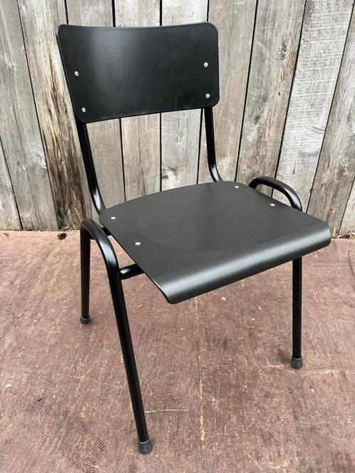 Polly back to black (50 op voorraad ), Tuin en Terras, Tuinstoelen, Nieuw, Kunststof, Stapelbaar, Ophalen of Verzenden