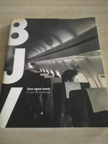 Boek  "Een Open Boek - 8jaar Verhofstadt". beschikbaar voor biedingen
