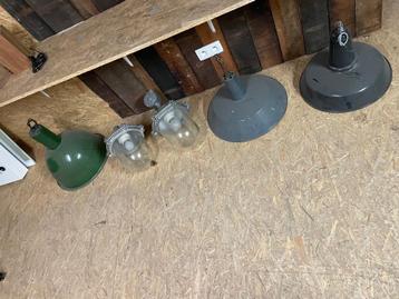 Lot industriele lampen  beschikbaar voor biedingen