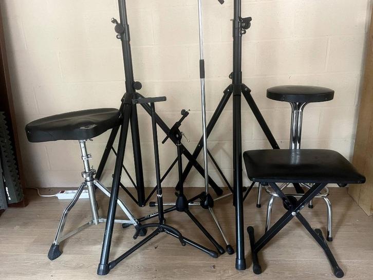 Lot de matériel de scène, Musique & Instruments, Pieds, Utilisé, Pied pour instrument, Guitare, Micro, Haut-parleur, Enlèvement