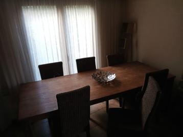 Table en véritable bois TECK beschikbaar voor biedingen