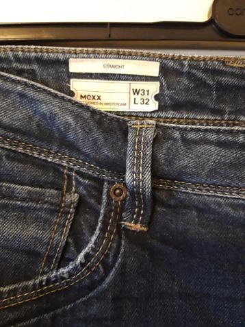 Volledig nieuwe jeans