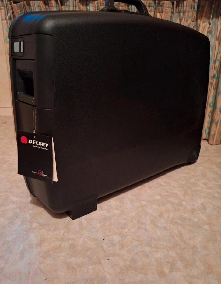 Valies delsey, Handtassen en Accessoires, Koffers, Zo goed als nieuw, Ophalen