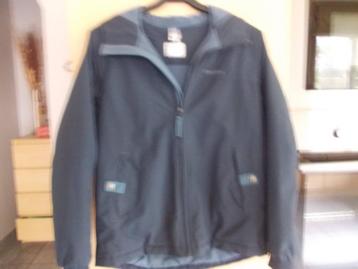Jas Decathlon.  maat 164 of XSMALL.  Jongen. beschikbaar voor biedingen