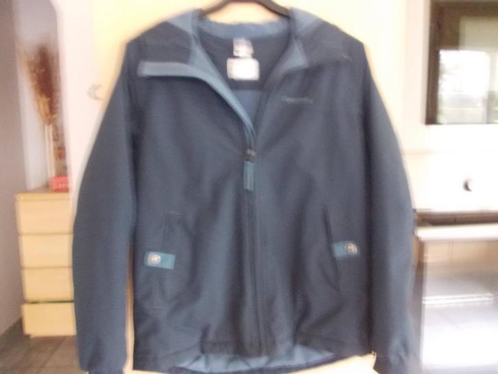 Jas Decathlon.  maat 164 of XSMALL.  Jongen., Kinderen en Baby's, Kinderkleding | Maat 164, Zo goed als nieuw, Jongen, Jas, Ophalen of Verzenden