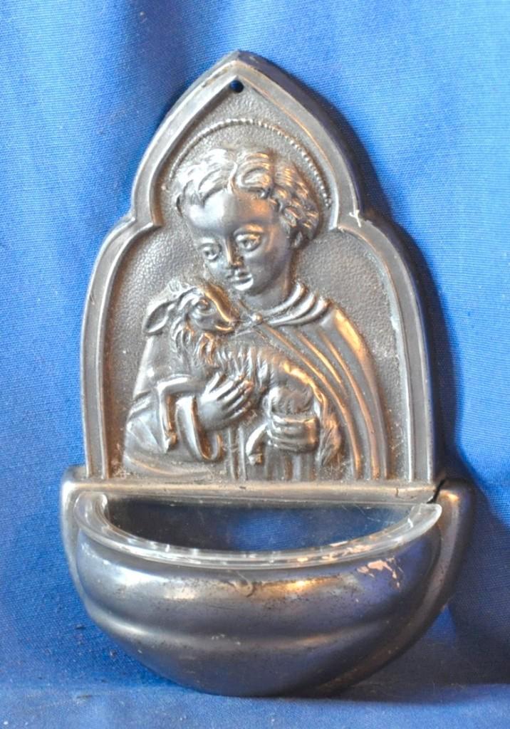 benitier style etain allemand motif agneau pascal, Collections, Religion, Utilisé, Christianisme | Catholique, Autres types, Enlèvement ou Envoi