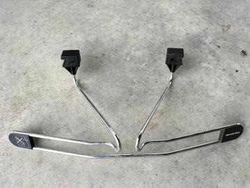 Metalen autozetel hoofdsteun kledinghanger beschikbaar voor biedingen