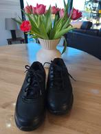 Chaussures  Skechers Work pointure 44. Cuir noir antidérapan, Enlèvement ou Envoi