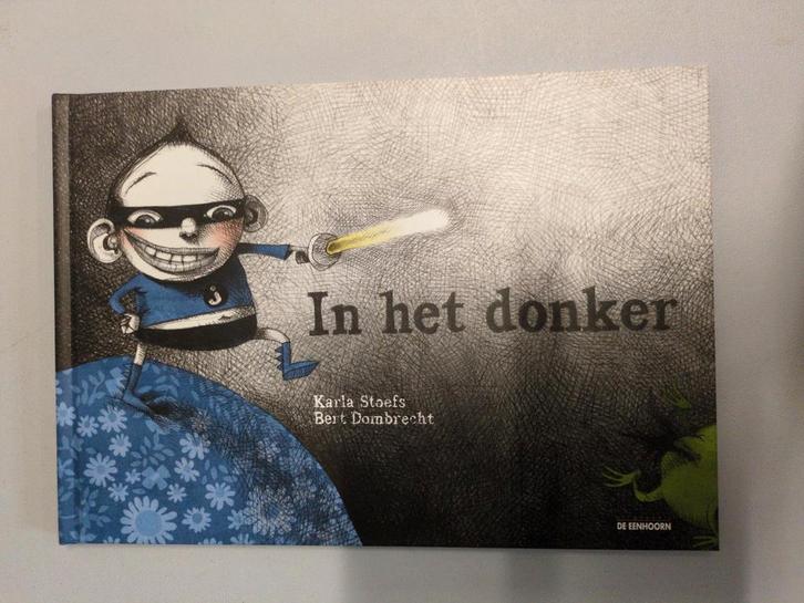 K. Stoefs - In het donker, Boeken, Prentenboeken en Plaatjesalbums, Zo goed als nieuw, Prentenboek, Ophalen