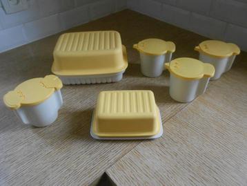 tupperware boite à pain,beurrier, pot à lait,sucrier,D