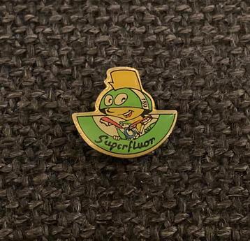 PIN - SUPERFLUOR - SUPER FLUOR, Envoi, Utilisé, Marque, Insigne ou Pin's