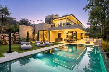 Villa, Nueva Andalucia, Costa del Sol, Malaga, Spanje beschikbaar voor biedingen