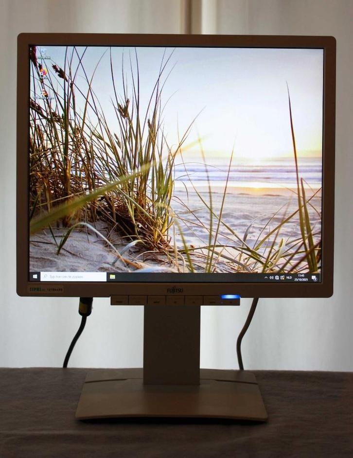 PC scherm, monitor Fujitsu B19-6 LED., Computers en Software, Monitoren, Gebruikt, DVI, VGA, Hoofdtelefoonaansluiting, In hoogte verstelbaar