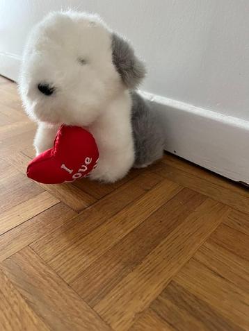 Knuffel hondje met hartje I love you beschikbaar voor biedingen