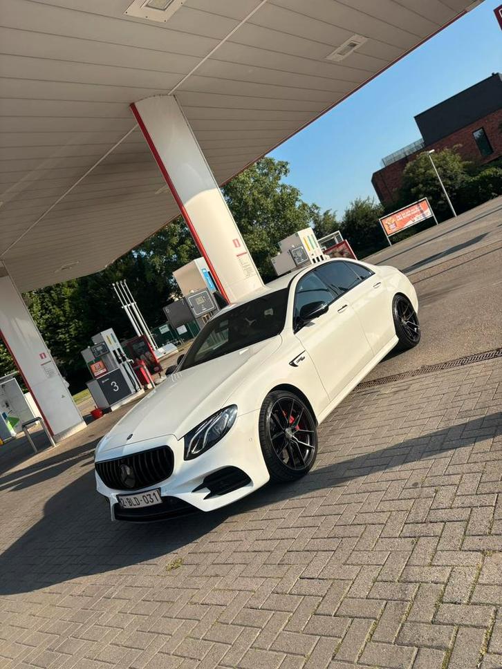 Forfait nuit Mercedes E200 AMG, Autos, Mercedes-Benz, Particulier, Bluetooth, Électrique, Noir, Cuir, Enlèvement