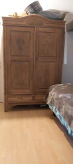 Oude houten kast , kleerkast ,halkast met fraai houtsnijwerk, Antiek en Kunst, Antiek | Meubels | Kasten, Ophalen