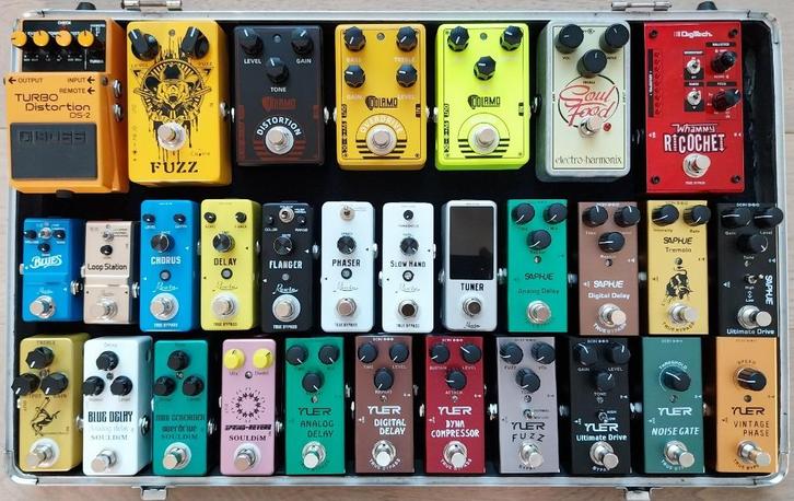 Gitaar effect pedalen + Patchkabels + Footswitch Toppers, Muziek en Instrumenten, Effecten, Zo goed als nieuw, Chorus, Delay of Echo