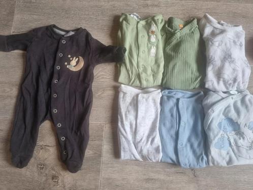 Pakket babykleding (38 stuks) 0-3 maanden (maat 50-56), Kinderen en Baby's, Babykleding | Baby-kledingpakketten, Zo goed als nieuw