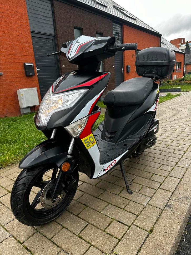 Scooter neco one classe A, Fietsen en Brommers, Scooters | Peugeot, Zo goed als nieuw, Ophalen