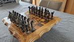 Antiek schaakbord met tinnen speelstukken, Hobby & Loisirs créatifs, Jeux de société | Jeux de plateau, 1 ou 2 joueurs, Utilisé