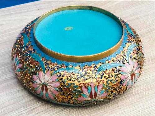 Bol cloisonné avec base chinoise en bois, Antiquités & Art, Antiquités | Plateaux, Enlèvement ou Envoi