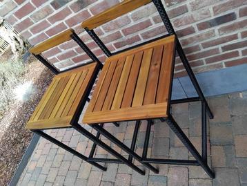 2 barkrukken voor binnen of buiten beschikbaar voor biedingen