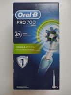 Neuf - Oral B Pro 700 Brosse à dents électrique, Nieuw, Tandenborstel, Ophalen of Verzenden