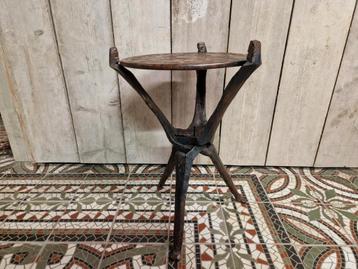Vintage Afrikaanse plooi bijzettafeltje  beschikbaar voor biedingen