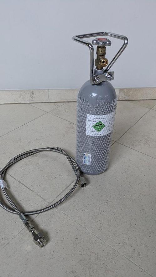 Sodastream zelf vullen CO2 fles met adapter, Elektronische apparatuur, Bruiswatermachines, Zo goed als nieuw, Ophalen of Verzenden