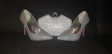 Pumps met clutch te koop! beschikbaar voor biedingen