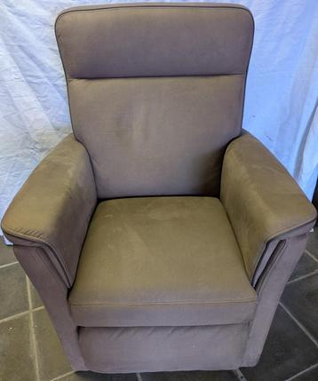 Elektrische relaxfauteuil met liftmodus beschikbaar voor biedingen
