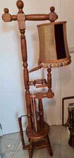 Vintage Spinnenwiel met lamp