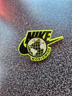 Pin's nike fluo 2018 collector, Ophalen of Verzenden, Zo goed als nieuw, Sport, Speldje of Pin