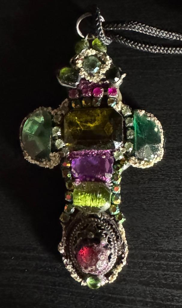 Oude sieraden: kruisvormige hanger - 1920, Handtassen en Accessoires, Antieke sieraden, Hanger, Overige materialen, Ophalen of Verzenden