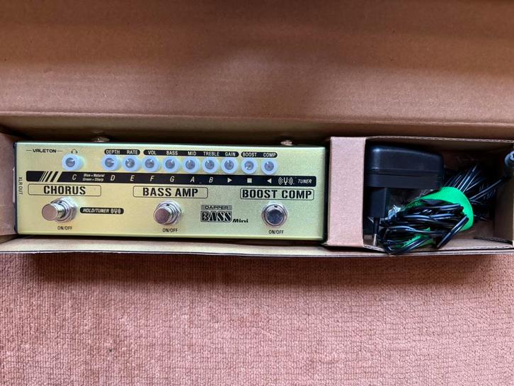 Valeton Bass Dapper mini preamp/multiëffect, Muziek en Instrumenten, Effecten, Zo goed als nieuw, Chorus, Ophalen of Verzenden