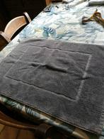 Tapis de salle de bain gris. 67 x 50 cm. Neuf., Maison & Meubles, Enlèvement ou Envoi, Comme neuf, Gris