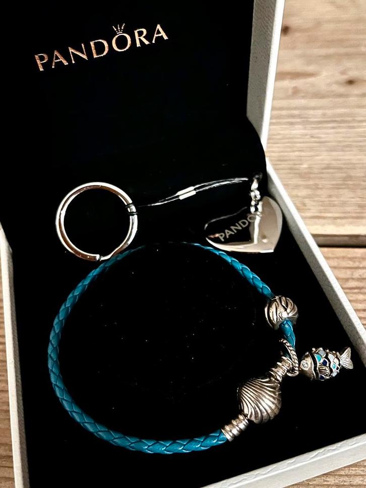 Pandora gevlochten lederen armband met bedel (vis) unisex, Handtassen en Accessoires, Armbanden, Zo goed als nieuw, Ophalen