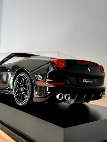 Ferrari California volledig zwart 1/18 signatuur  beschikbaar voor biedingen