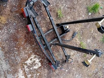 porte vélo sur attelage beschikbaar voor biedingen