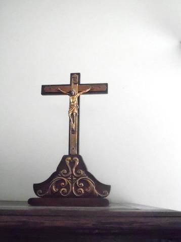 crucifix beschikbaar voor biedingen