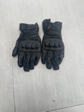 Gants  Triumph  beschikbaar voor biedingen