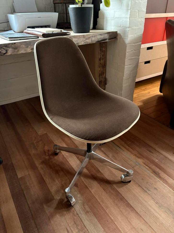 Office chair bu Charles and Ray Eames, Herman Miller, Maison & Meubles, Chaises de bureau, Utilisé, Chaise de bureau, Brun, Enlèvement