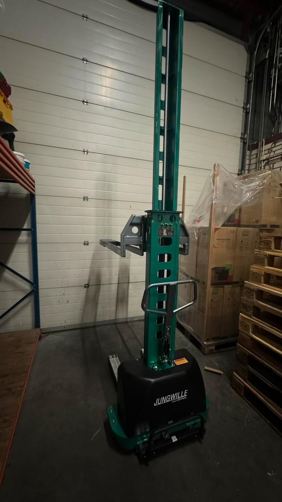 Jungwille TVE 165 Elektrische Stapelaar, Niet gebruikt., Doe-het-zelf en Bouw, Gereedschap | Overige machines, Nieuw, Ophalen